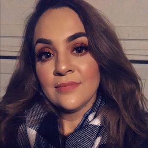 Meet your Posher, Marcela